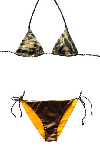 Bikini de cortina estampado marrón con lurex oro. Braguita por delante metalizado cobre y por detrás estampado como en la parte de arriba.