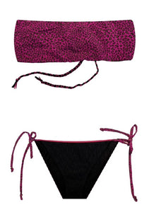 Bikini bandeau estampado animal print lila con lurex. Braguita triangular de piqué negro por delante y fucsia por detrás.