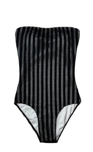 Bañador bandeau troquelado negro y blanco.