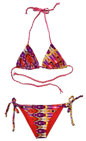 Bikini de cortina estampado de colores con laminado oro. Braguita triangular  del mismo estampado. Las cintas elásticas tricolor están tejidas a mano.