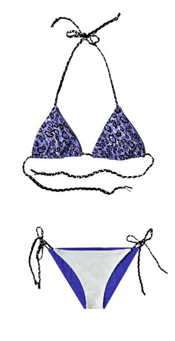 Bikini triangular estampado animal print lila y plata. Braguita triangular de lurex plata por delante y negra por detrás.