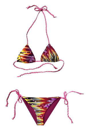 Bikini triangular estampado de colores imitación lentejuelas laminadas. Braguita triangular del mismo estampado por delante y por detrás.