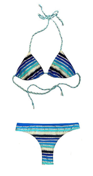 Bikini de cortina estampado en distintos tonos azules con puntitos plateados metalizados.